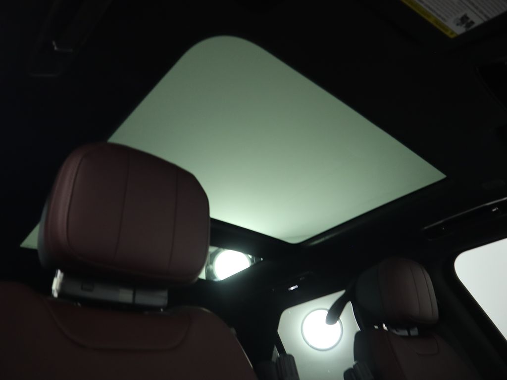 Thumbnail: 2025 Land Rover Range Rover Sport - 19