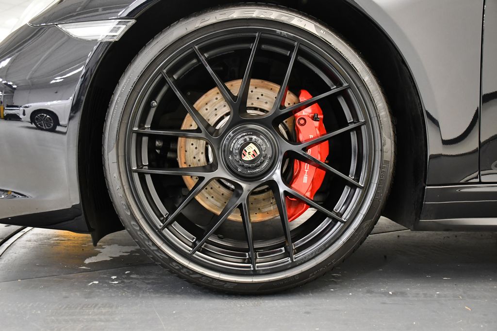 Thumbnail: 2018 Porsche 911 - 24