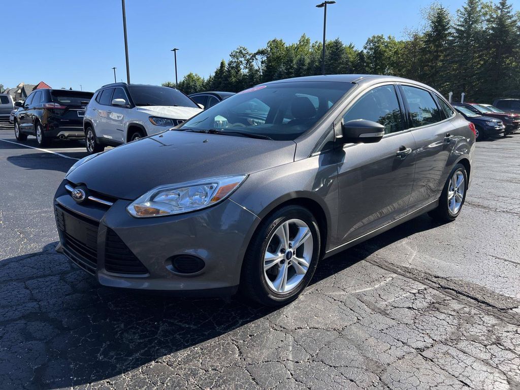 Sterling Gray Metallic 2014 Ford Focus Sedan Front-Wheel Drive 6-Speed Automatic