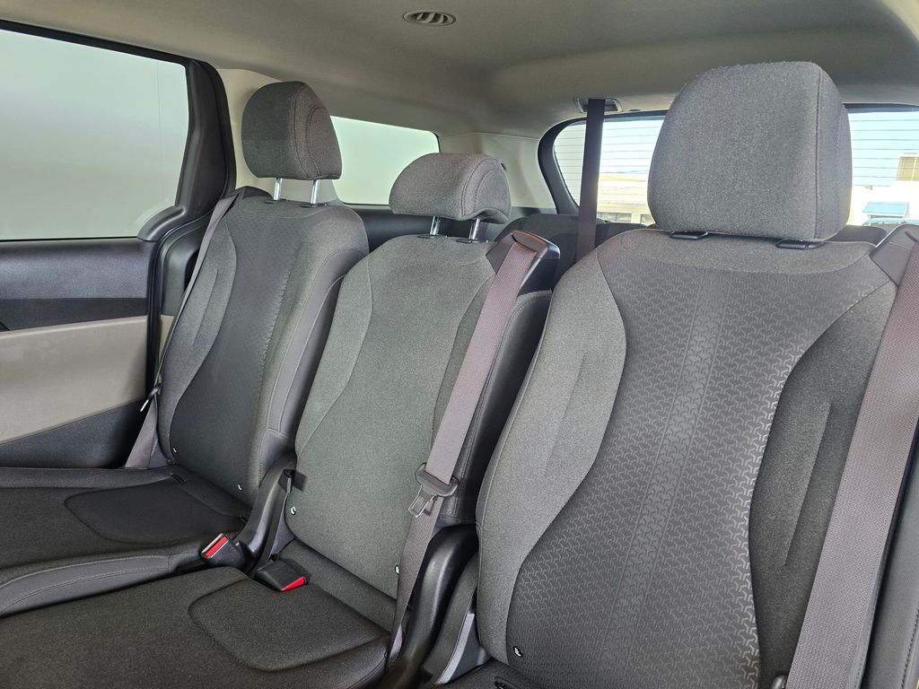 Thumbnail: 2025 Kia Carnival - 17