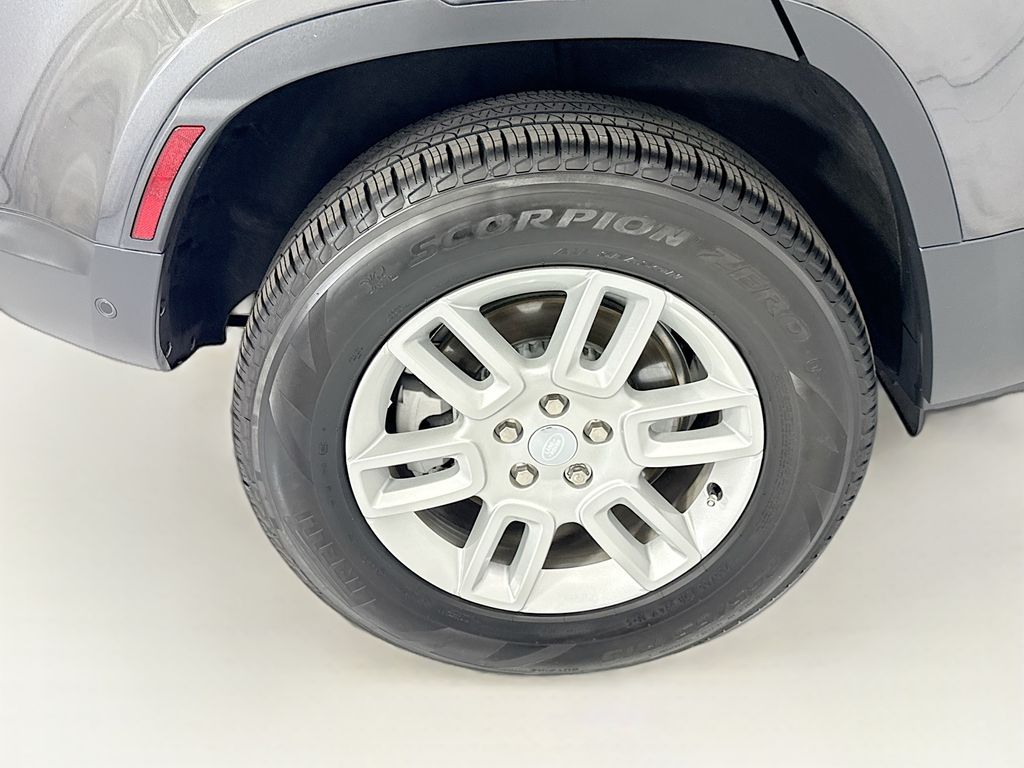 Thumbnail: 2025 Land Rover Defender - 32