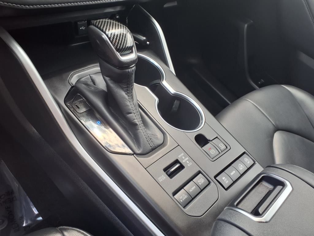 2020 Toyota Highlander XLE photo 16