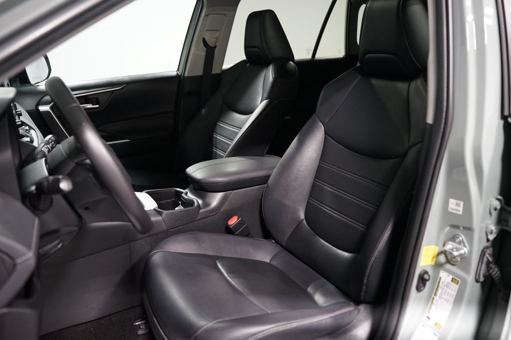 Thumbnail: 2021 Toyota RAV4 - 26