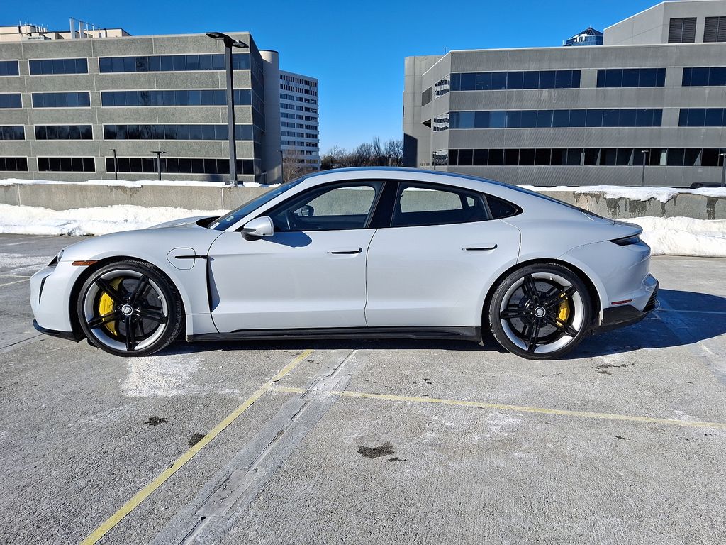 2021 Porsche Taycan Turbo 7