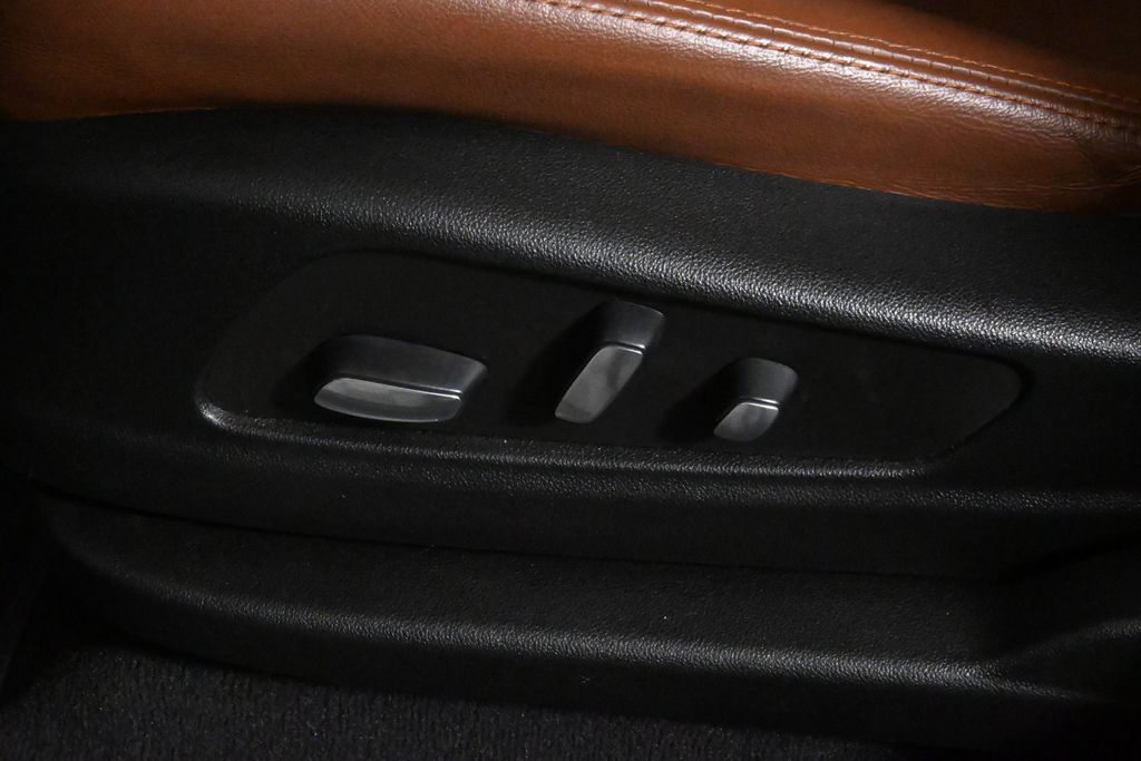 Thumbnail: 2023 Cadillac XT5 - 28