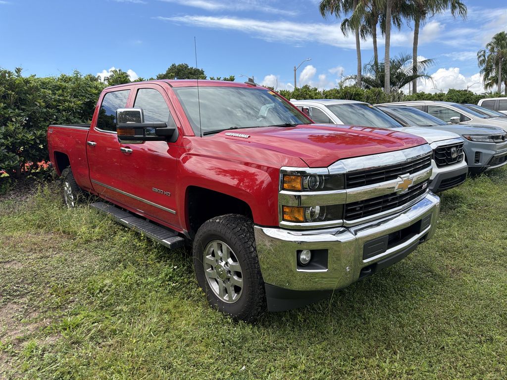 Victory Red 2015 Chevrolet Silverado 2500HD Pickup Truck Four-Wheel Drive 6-Speed Automatic