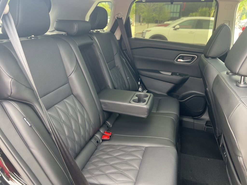 2025 Super Black Nissan Rogue Platinum FWD SUV