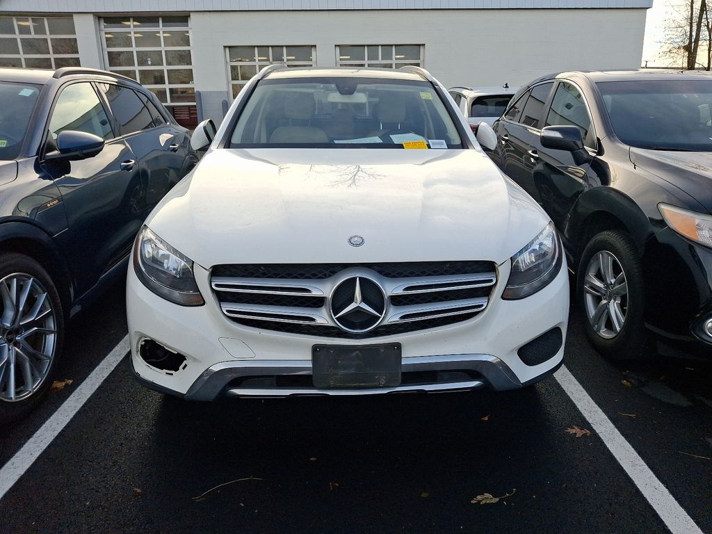 2017 Mercedes-Benz GLC 300 2