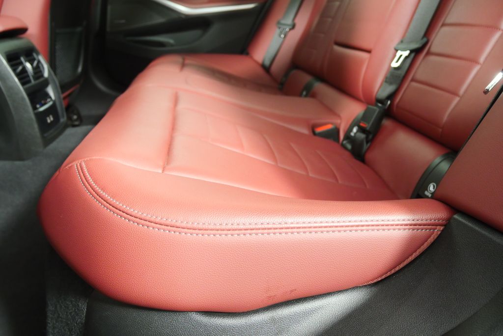 Thumbnail: 2023 BMW 3 Series - 12