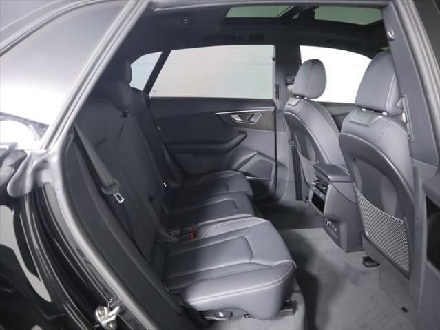 Thumbnail: 2026 Audi Q8 - 24