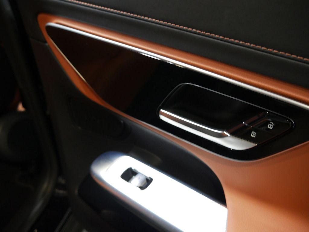 Thumbnail: 2023 Mercedes-Benz GLC - 31