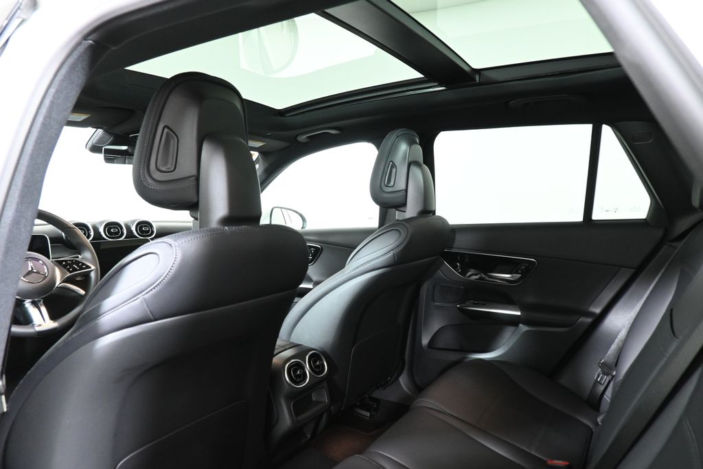 Thumbnail: 2025 Mercedes-Benz GLC - 30