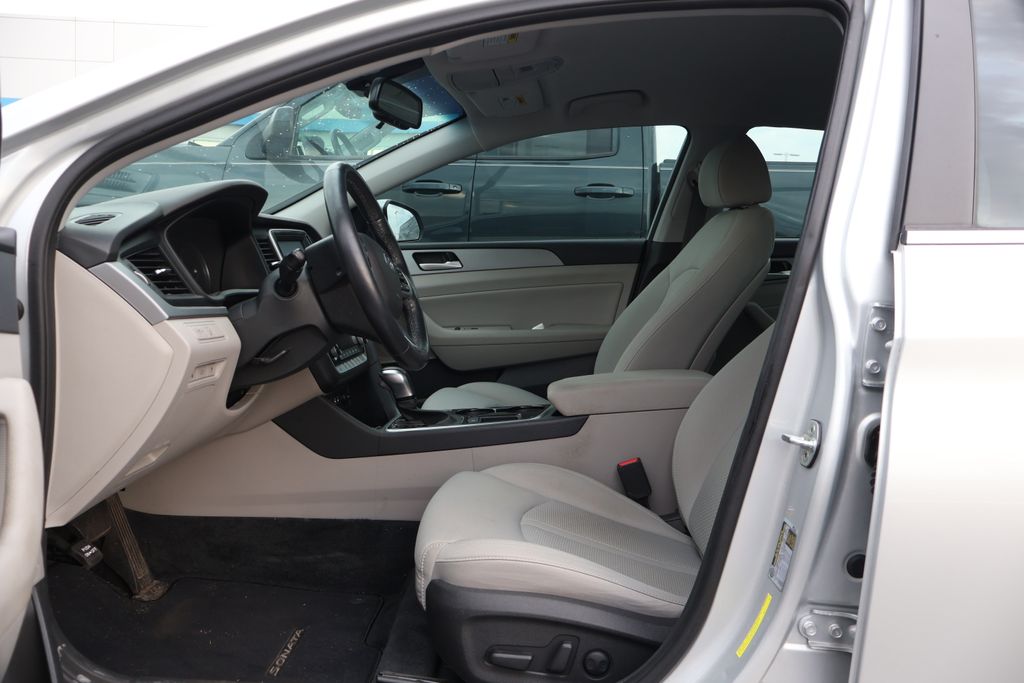 Thumbnail: 2019 Hyundai Sonata - 8