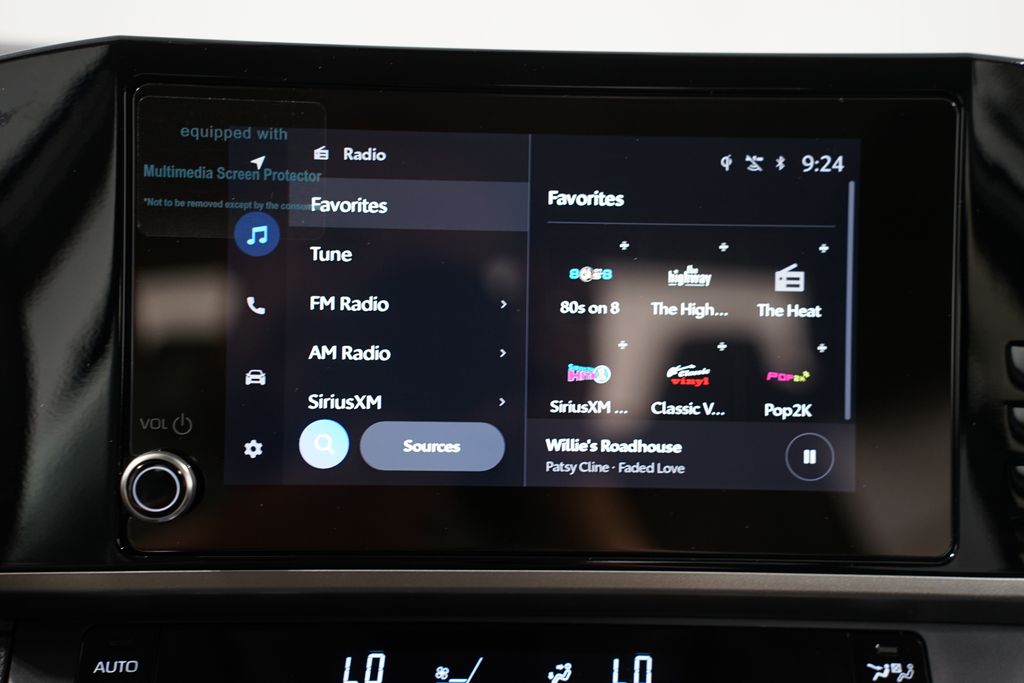 2025 Toyota Camry LE 18