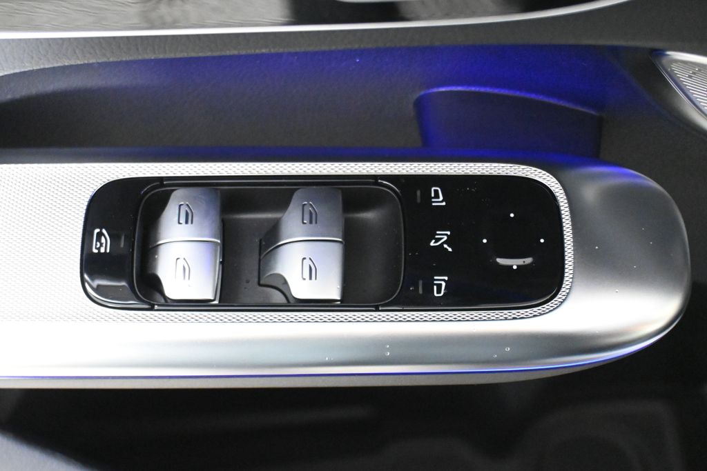 Thumbnail: 2026 Mercedes-Benz GLC - 24