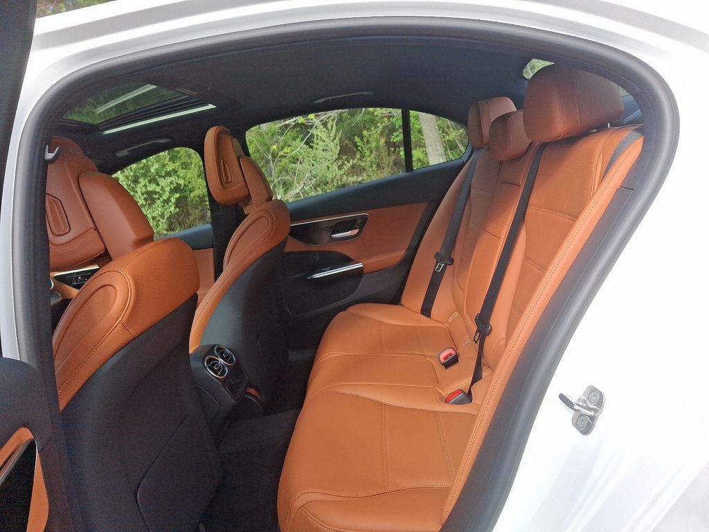 2025 Mercedes-Benz C-Class C 300 10