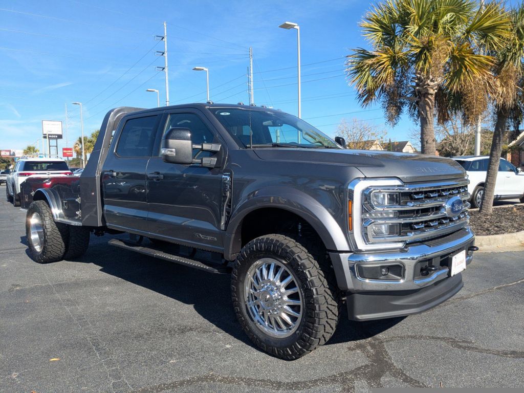 2025 Ford F-550 Chassis LARIAT