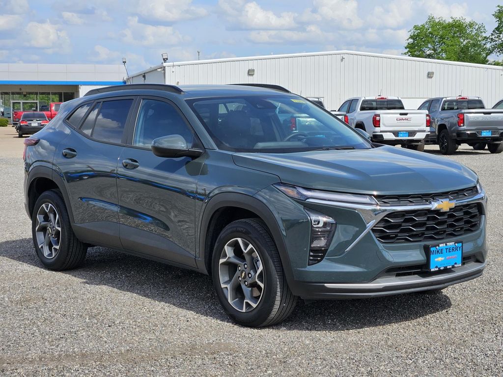 Cypress 2025 Chevrolet Trax LT FWD SUV / Crossover Front-Wheel Drive 6-Speed Automatic