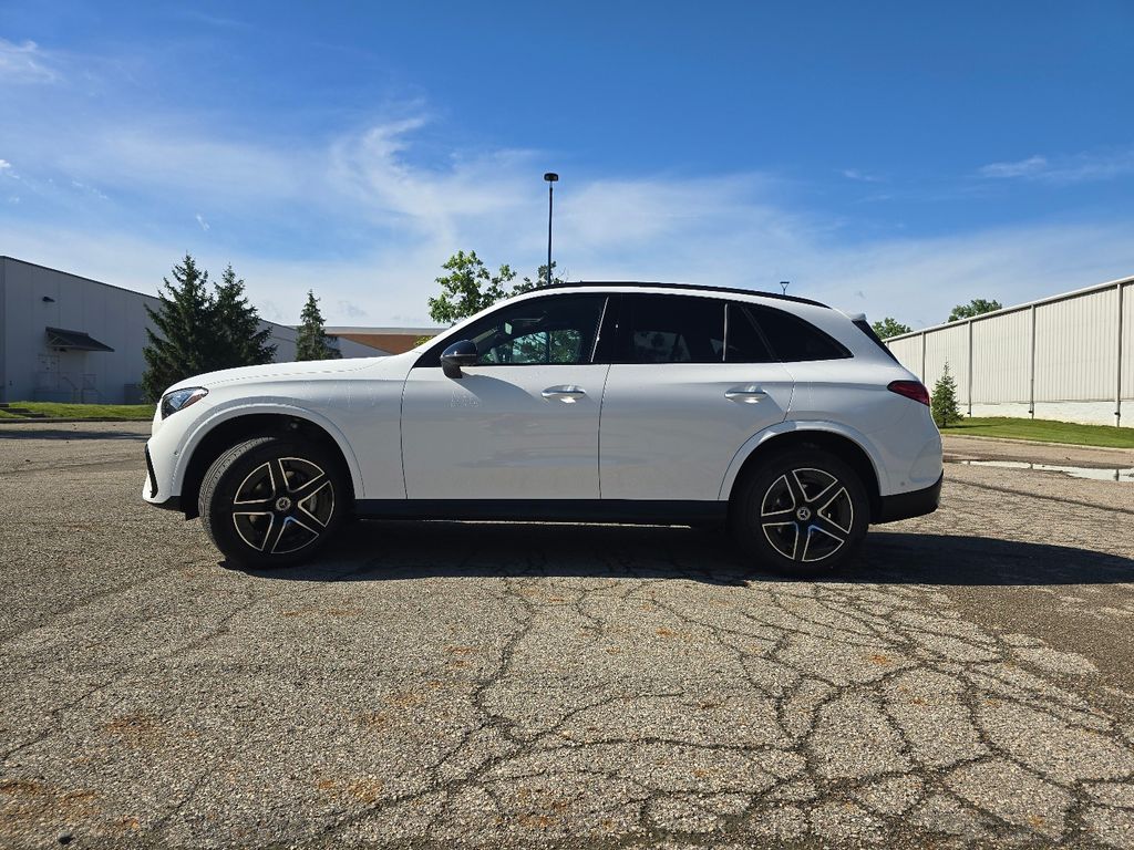 New 2026 White Mercedes-Benz GLC 300 image 14