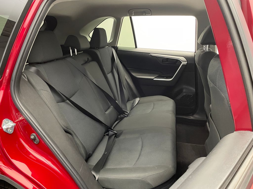 2022 Toyota RAV4 LE 22