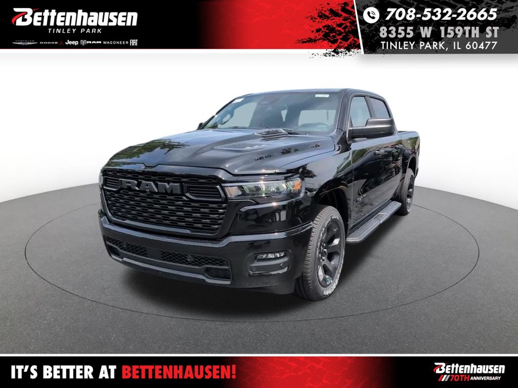 Diamond Black Crystal Pearlcoat 2026 RAM 1500 Pickup Truck Four-Wheel Drive 8-Speed Automatic
