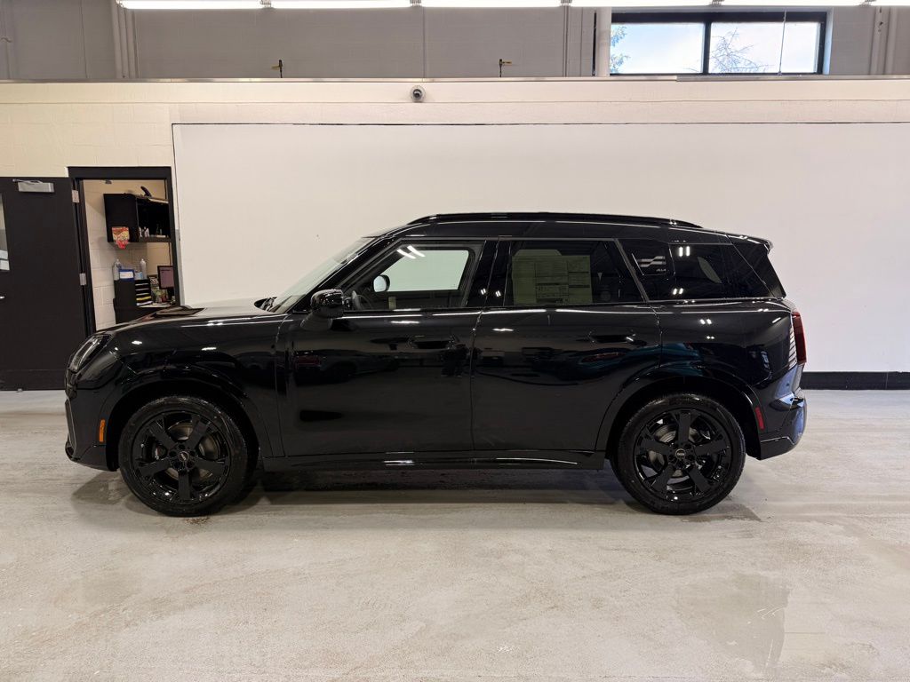 Thumbnail: 2027 MINI Cooper Countryman - 2
