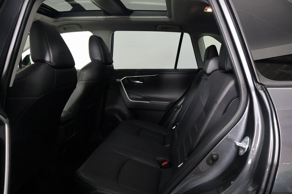 Thumbnail: 2020 Toyota RAV4 - 11