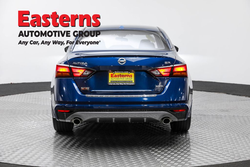Used 2021 Blue Nissan 2.5 SR image 6