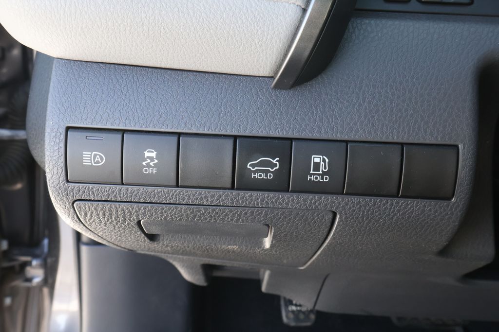 Thumbnail: 2020 Toyota Camry - 16