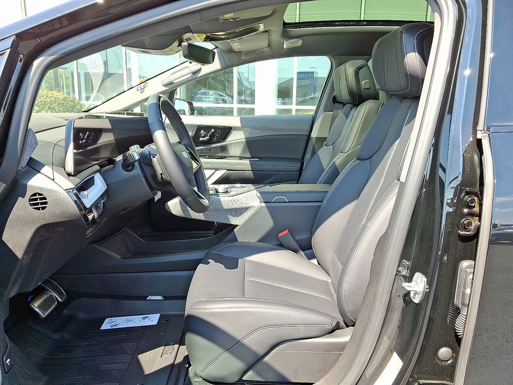 Thumbnail: 2025 Cadillac Optiq - 6
