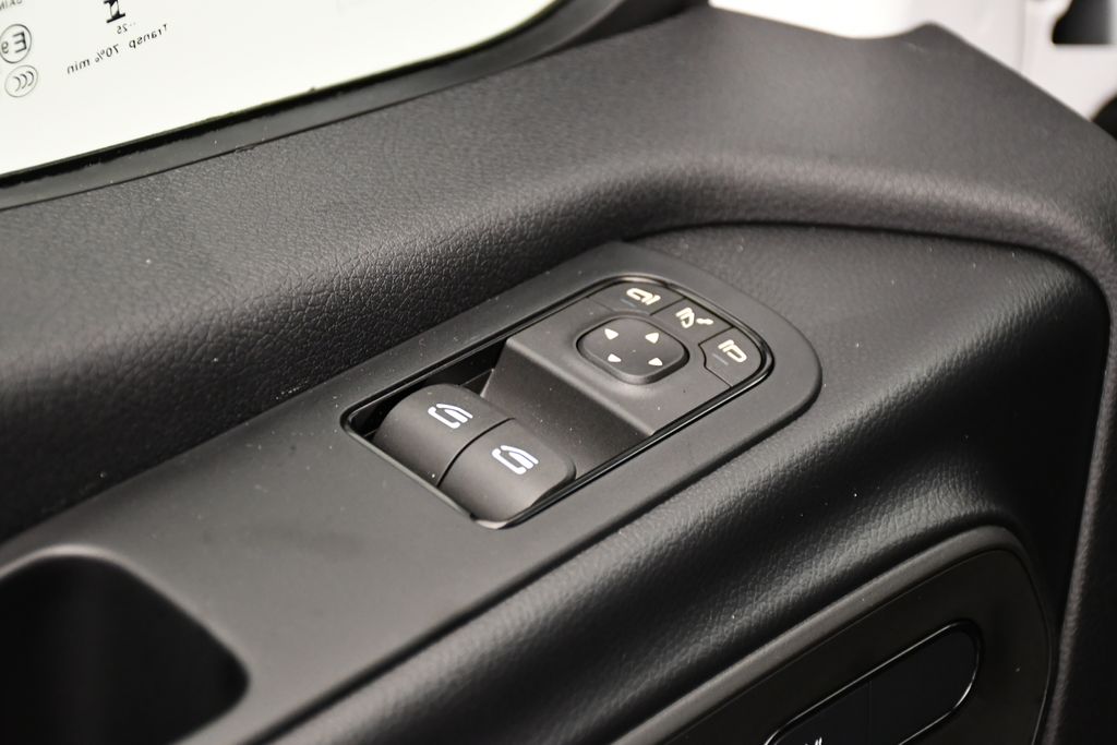 Thumbnail: 2025 Mercedes-Benz Sprinter - 22