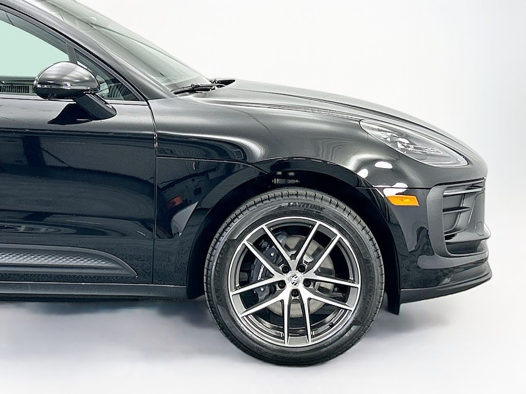 Thumbnail: 2026 Porsche Macan - 11