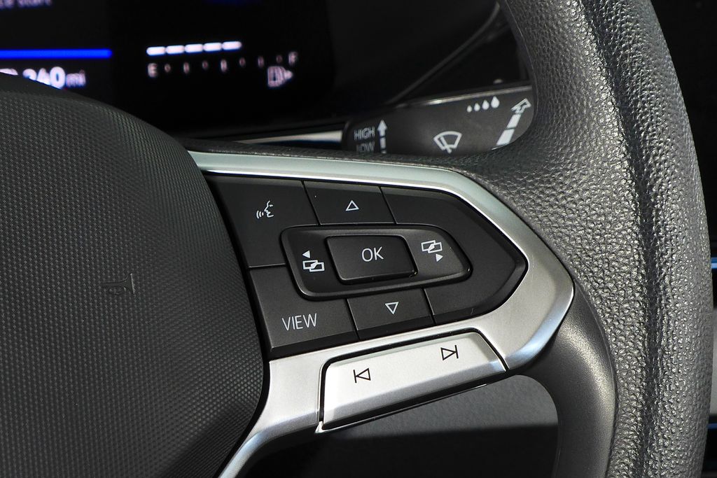 2022 Volkswagen Taos S 28