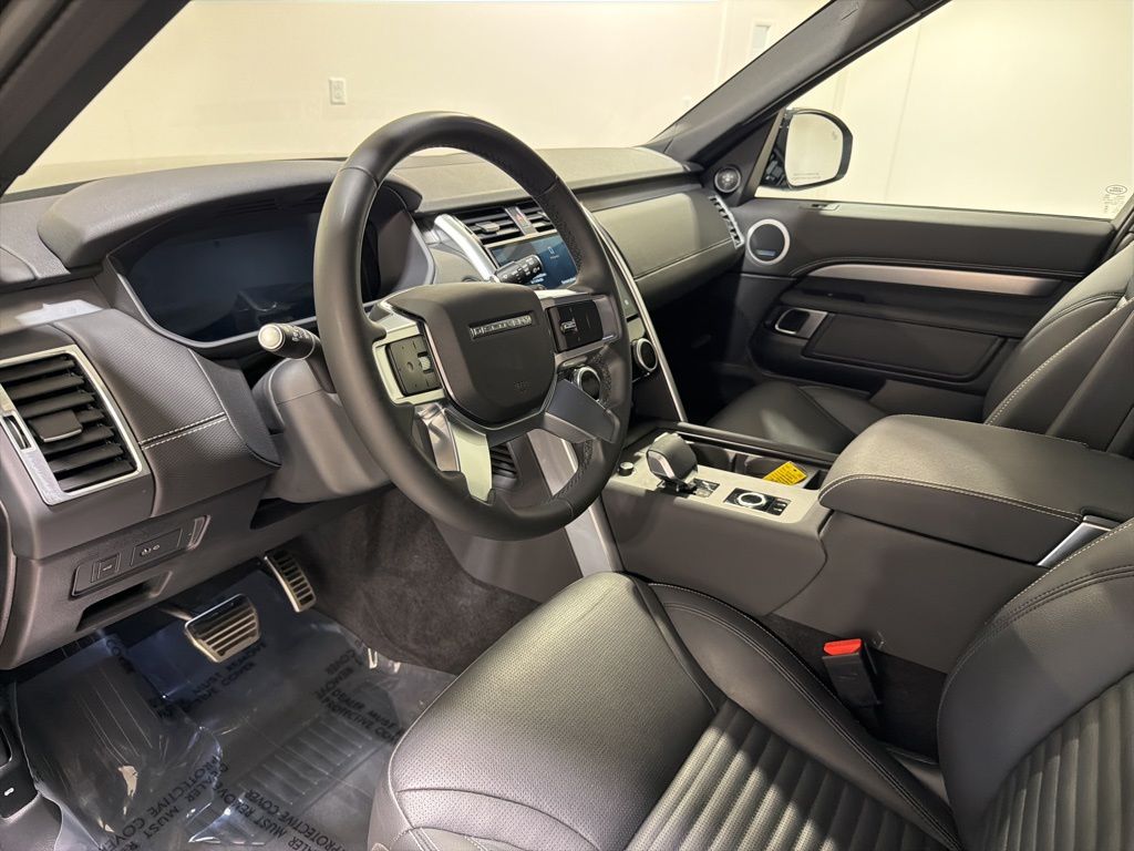 Certified Used 2025 Black Land Rover Dynamic SE image 10