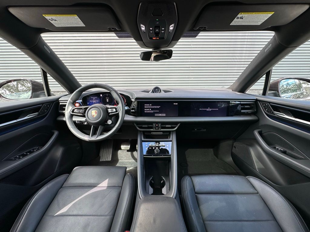 Thumbnail: 2025 Porsche Macan - 6