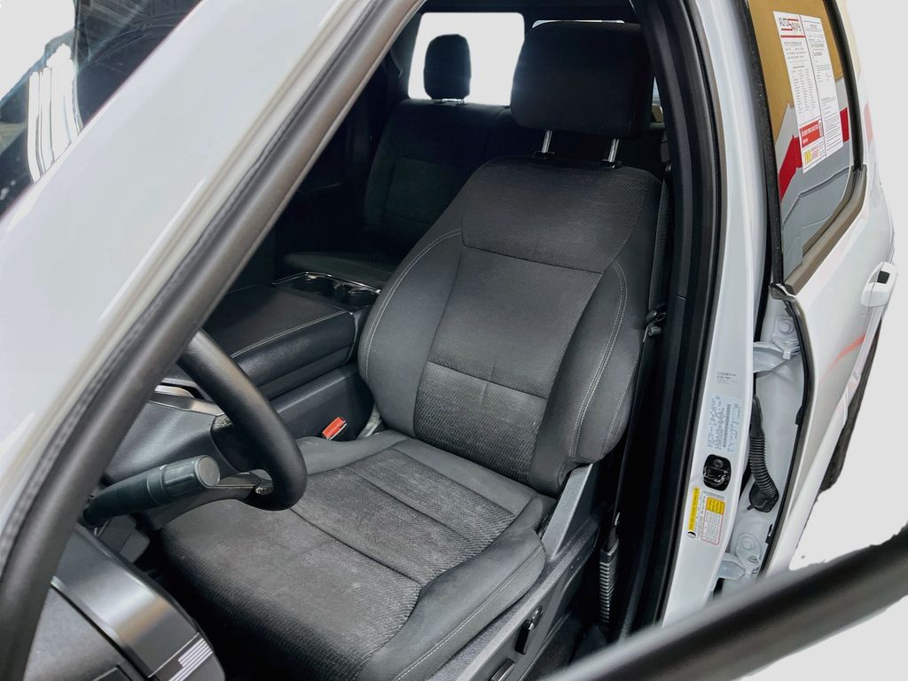 Used 2024 Oxford White Ford XLT image 20