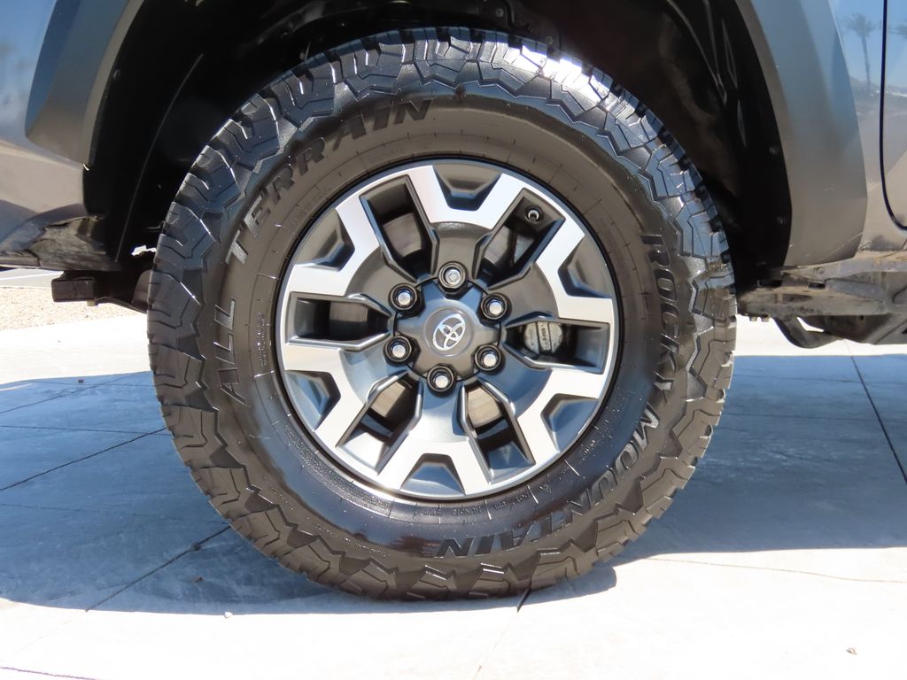 2018 Toyota Tacoma Limited 29