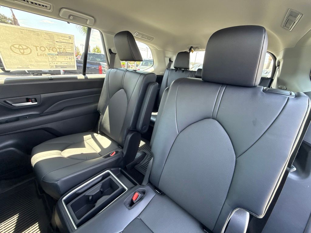 New 2026 Toyota Grand Highlander Hybrid SUV