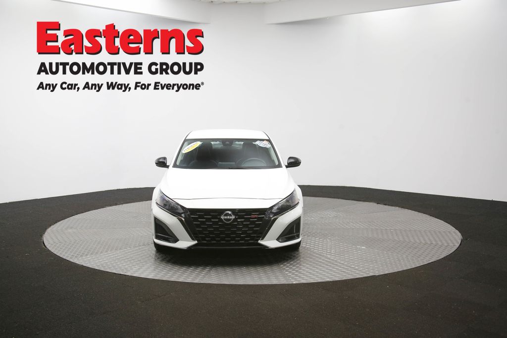 Used 2023 White Nissan 2.5 SR image 52