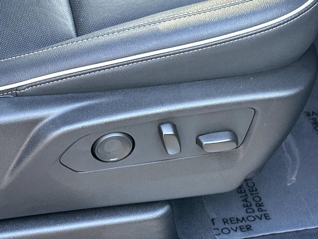 Thumbnail: 2024 Chevrolet Tahoe - 21