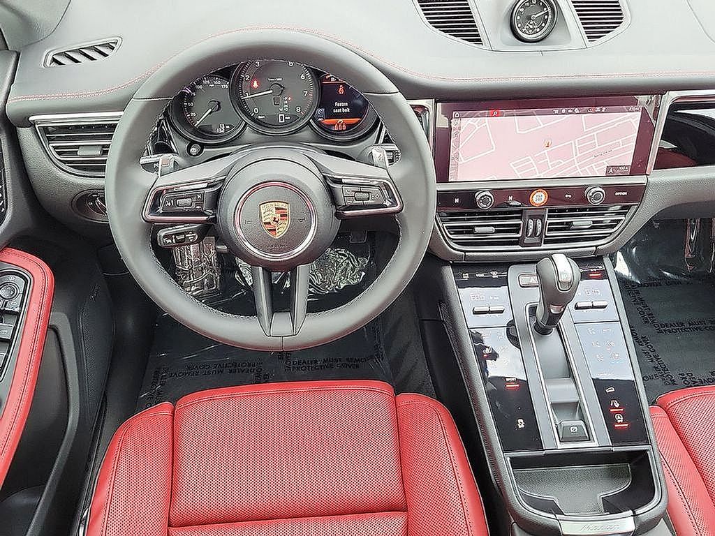 Thumbnail: 2025 Porsche Macan - 13