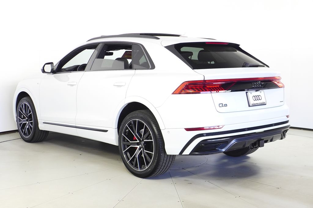 Thumbnail: 2023 Audi Q8 - 9
