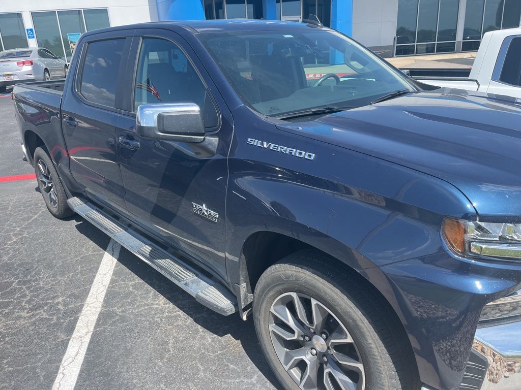 Thumbnail: 2020 Chevrolet Silverado 1500 - 3