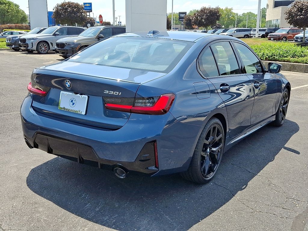 Thumbnail: 2025 BMW 3 Series - 4