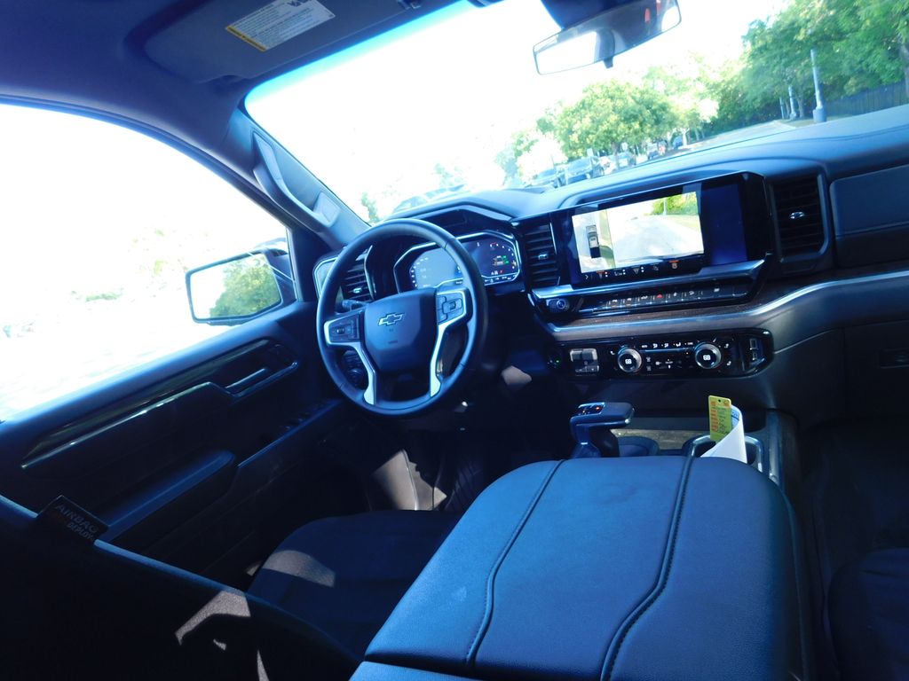 Thumbnail: 2025 Chevrolet Silverado 1500 - 6