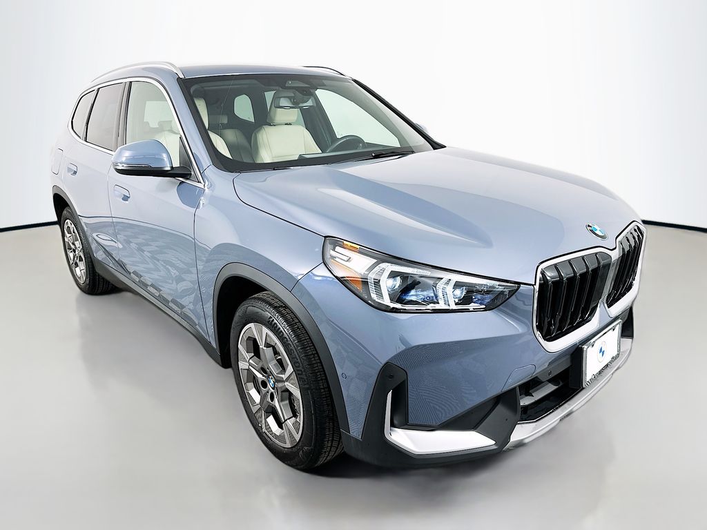 Thumbnail: 2023 BMW X1 - 3