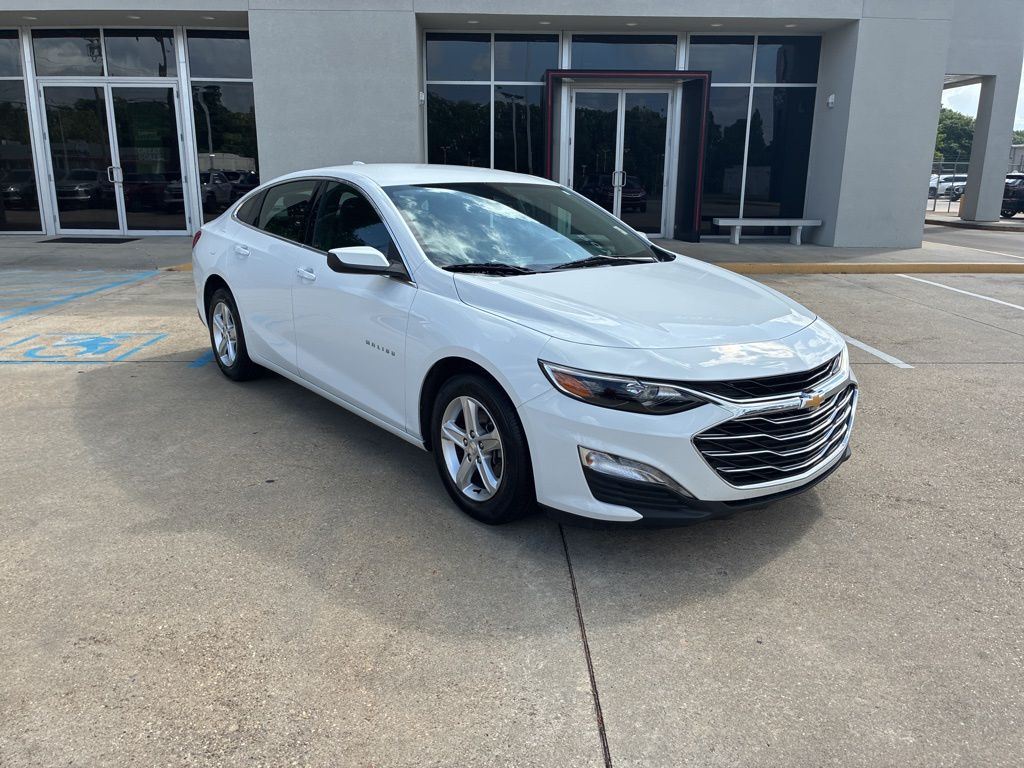 Summit White 2024 Chevrolet Malibu Sedan Front-Wheel Drive Continuously Variable Transmission