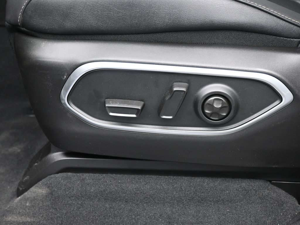 New 2026 Bright White Clearcoat Jeep Limited Altitude image 12