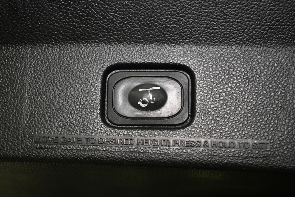 Thumbnail: 2017 Ford Explorer - 6