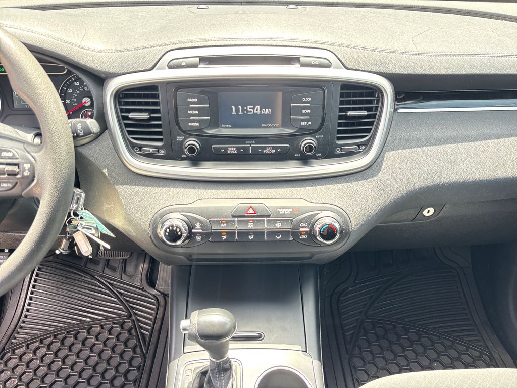 Used 2017 Silver Kia LX image 23